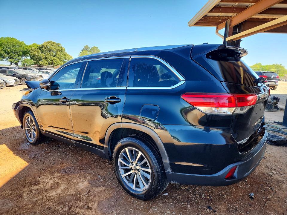 Продажа на аукционе авто 2019 Toyota Highlander, vin: 5TDKZRFH6KS348448, номер лота: 49240156