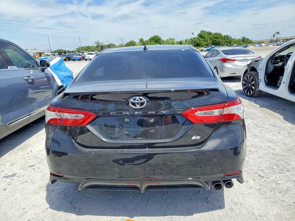 49631546 :رقم المزاد ، 4T1G11AKXLU308982 vin ، 2020 Toyota Camry مزاد بيع