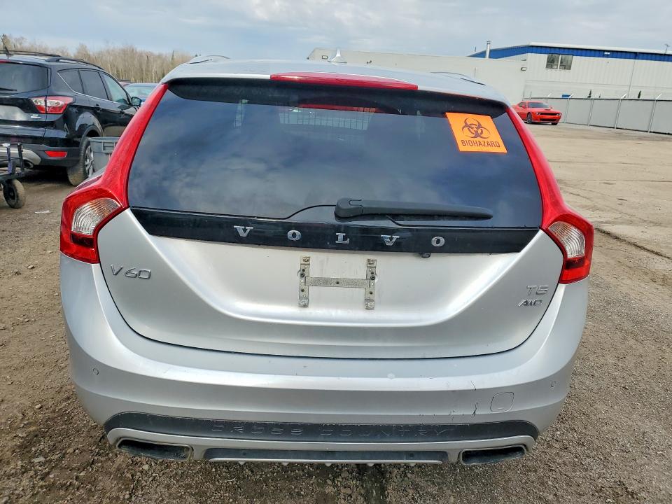 2015 Volvo V60 Cross Country T5 Wagon Awd მანქანა იყიდება აუქციონზე, vin: YV4612HLXF1001156, აუქციონის ნომერი: 49445266
