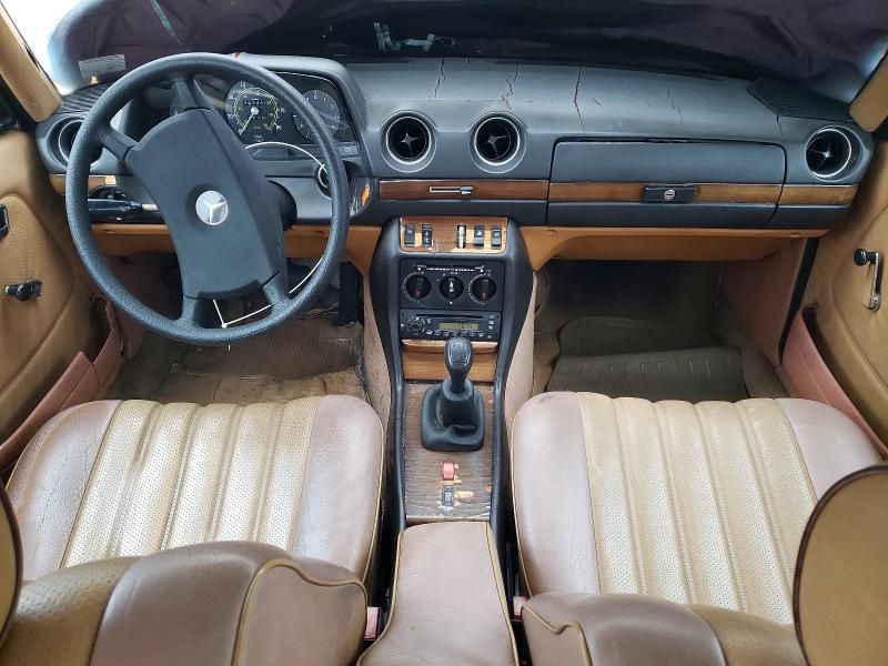 51351846 :رقم المزاد ، WDBAB23A4CB327183 vin ، 1982 Mercedes-benz 240 مزاد بيع