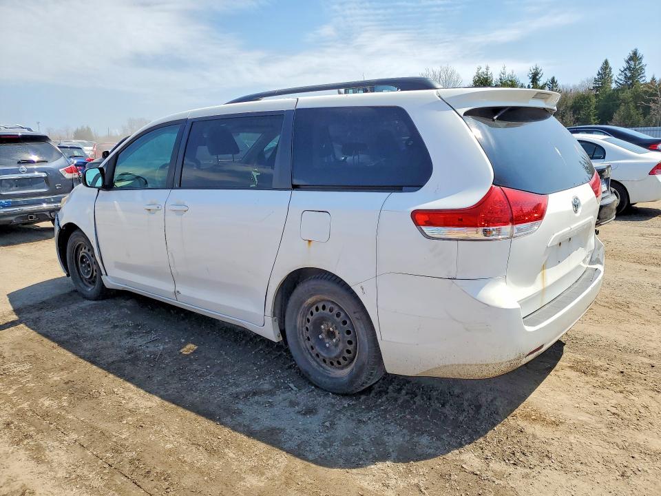 50826656 :رقم المزاد ، 5TDKK3DC9BS141481 vin ، 2011 Toyota Sienna مزاد بيع