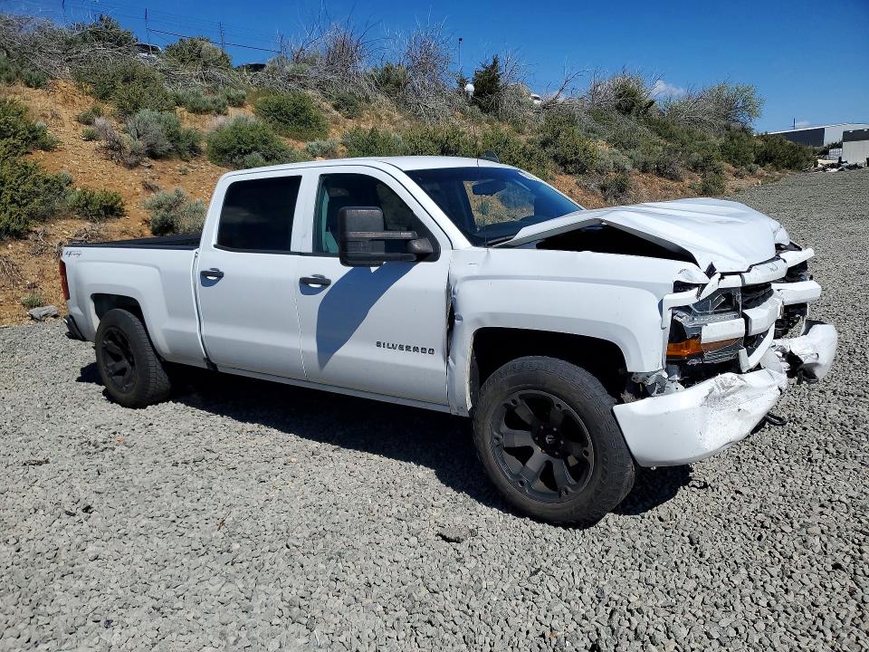 Продажа на аукционе авто 2018 Chevrolet Silverado, vin: 3GCUKPECXJG466717, номер лота: 48548306