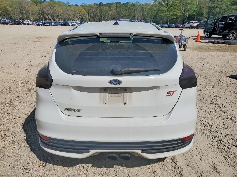 2015 Ford Focus მანქანა იყიდება აუქციონზე, vin: 1FADP3L92FL372462, აუქციონის ნომერი: 48572656