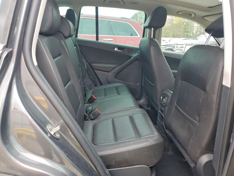 2013 Volkswagen Tiguan მანქანა იყიდება აუქციონზე, vin: WVGBV3AX6DW587942, აუქციონის ნომერი: 51586046