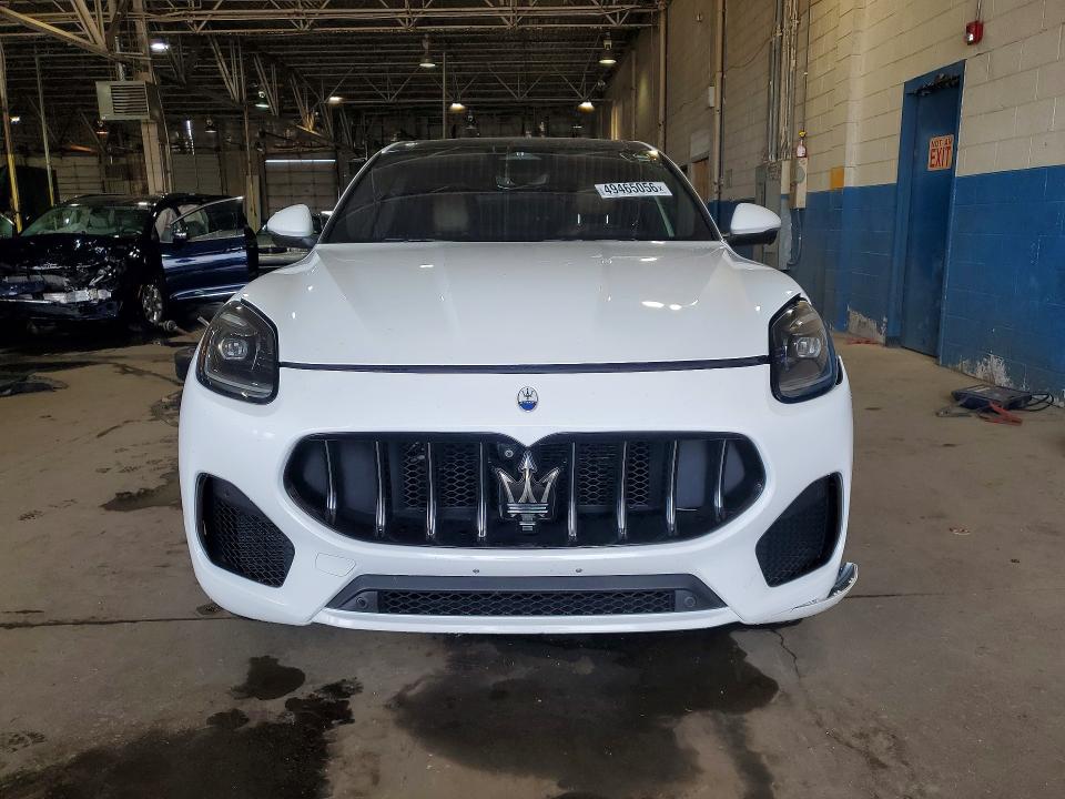 Продажа на аукционе авто 2023 Maserati Grecale, vin: ZN682AVA3P7434109, номер лота: 49465056