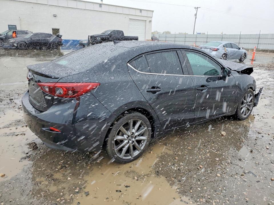 2018 Mazda 3 მანქანა იყიდება აუქციონზე, vin: 3MZBN1W33JM198800, აუქციონის ნომერი: 48612996