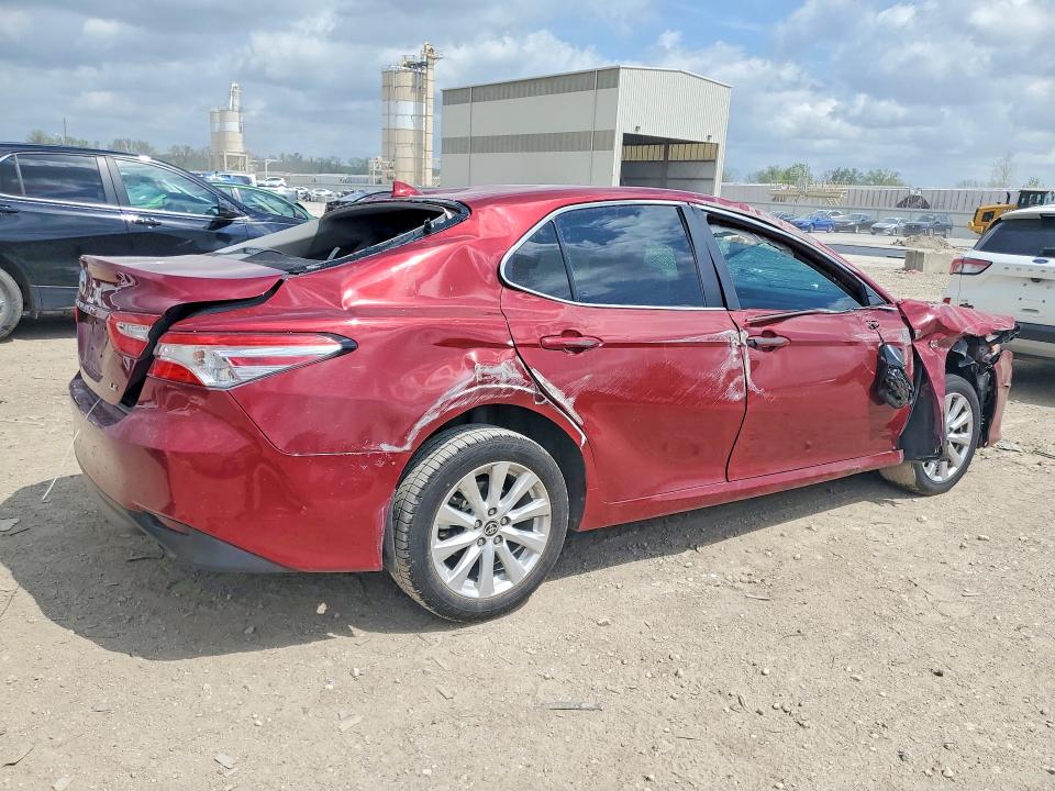 49999886 :رقم المزاد ، 4T1C11AK4LU394868 vin ، 2020 Toyota Camry مزاد بيع