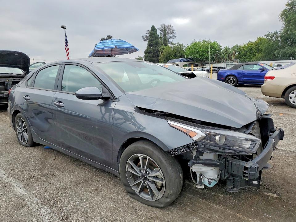 49224266 :رقم المزاد ، 3KPF24ADXPE585765 vin ، 2023 Kia Forte مزاد بيع