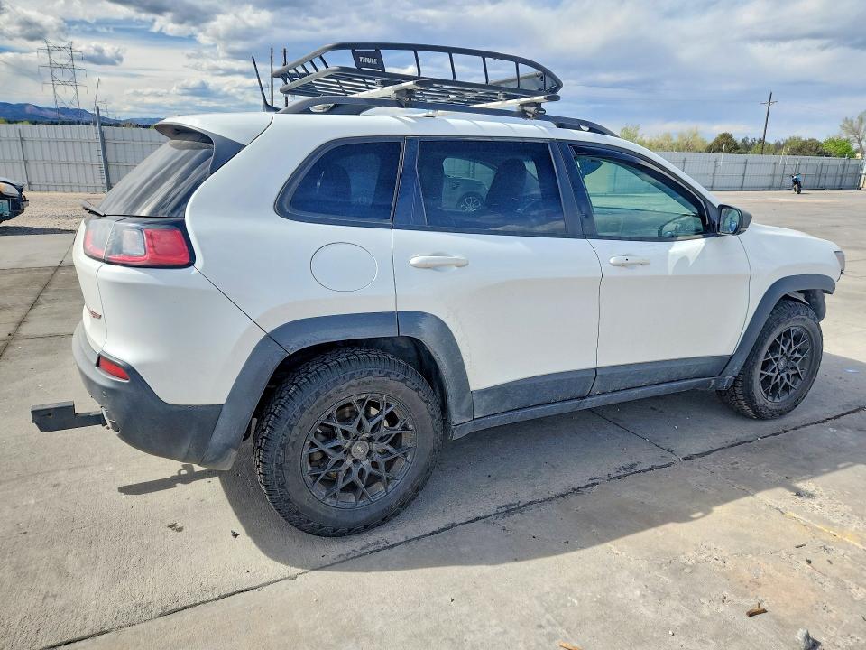2019 Jeep Cherokee მანქანა იყიდება აუქციონზე, vin: 1C4PJMBX0KD186468, აუქციონის ნომერი: 49683556