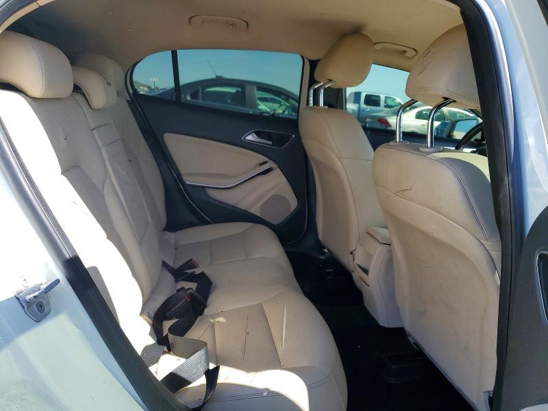 49548356 :رقم المزاد ، WDCTG4GB1FJ065637 vin ، 2015 Mercedes-benz Gla مزاد بيع
