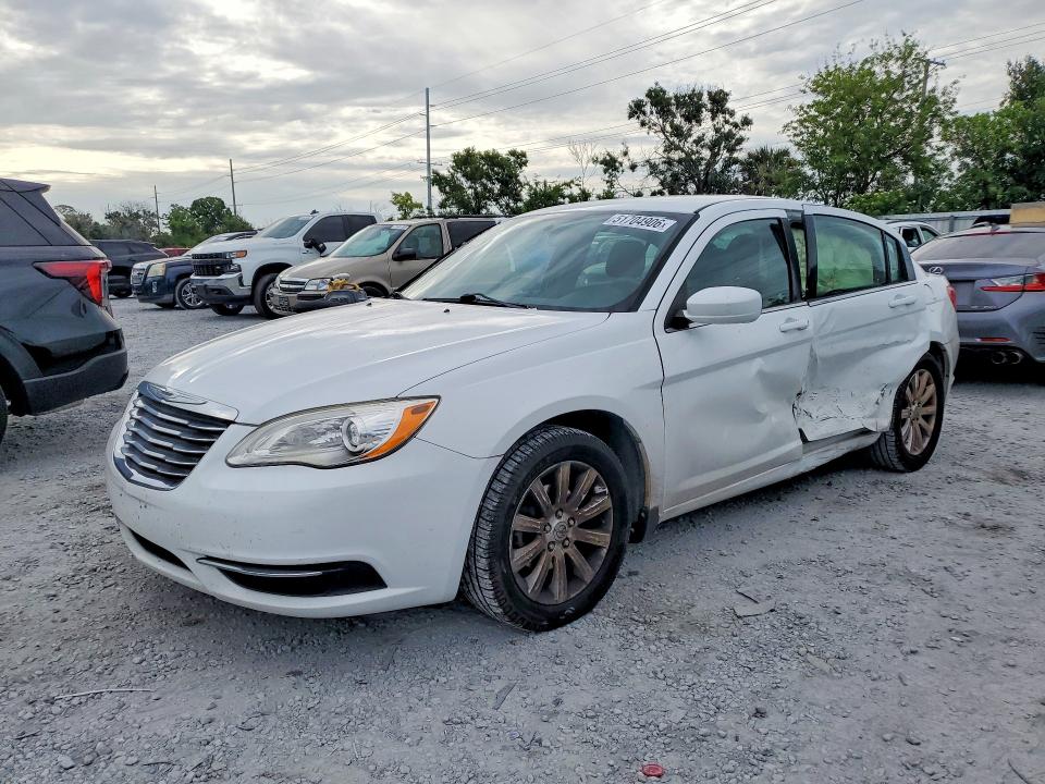 Продажа на аукционе авто 2013 Chrysler 200, vin: 1C3CCBBB4DN672428, номер лота: 51704906