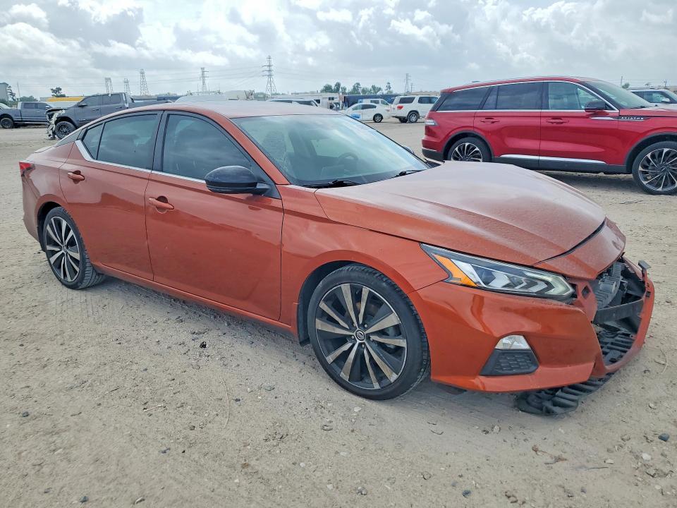 48692996 :رقم المزاد ، 1N4AL4CV5MN302117 vin ، 2021 Nissan Altima مزاد بيع