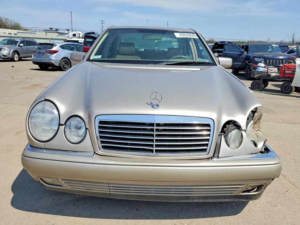1999 Mercedes-benz E მანქანა იყიდება აუქციონზე, vin: WDBJF65H0XA932237, აუქციონის ნომერი: 49839846