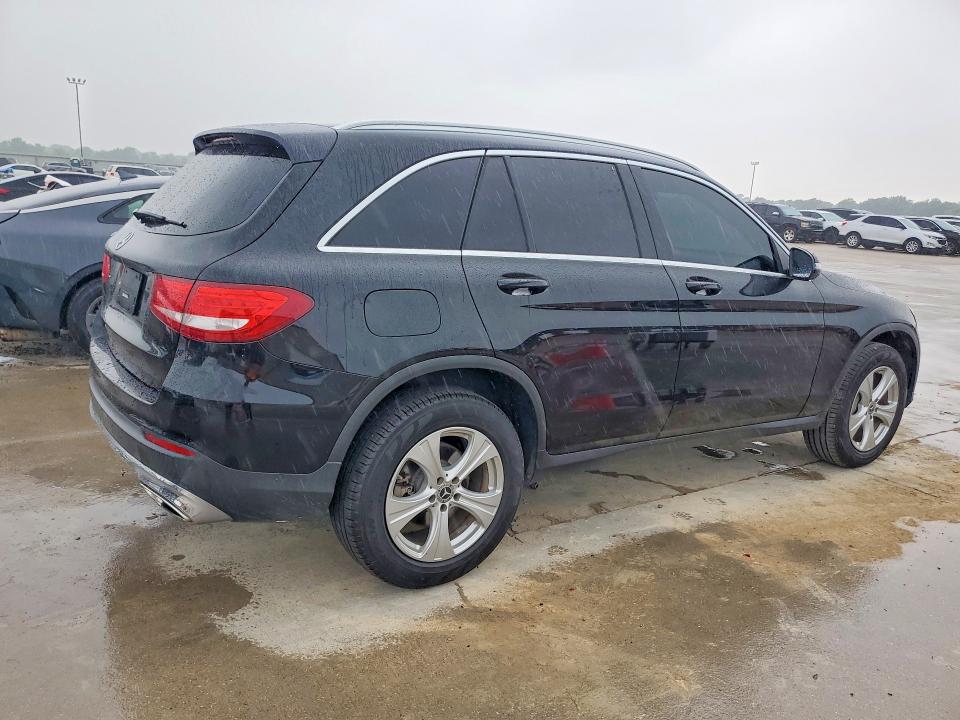 51499736 :رقم المزاد ، WDC0G4JB5HF227660 vin ، 2017 Mercedes-benz Glc مزاد بيع