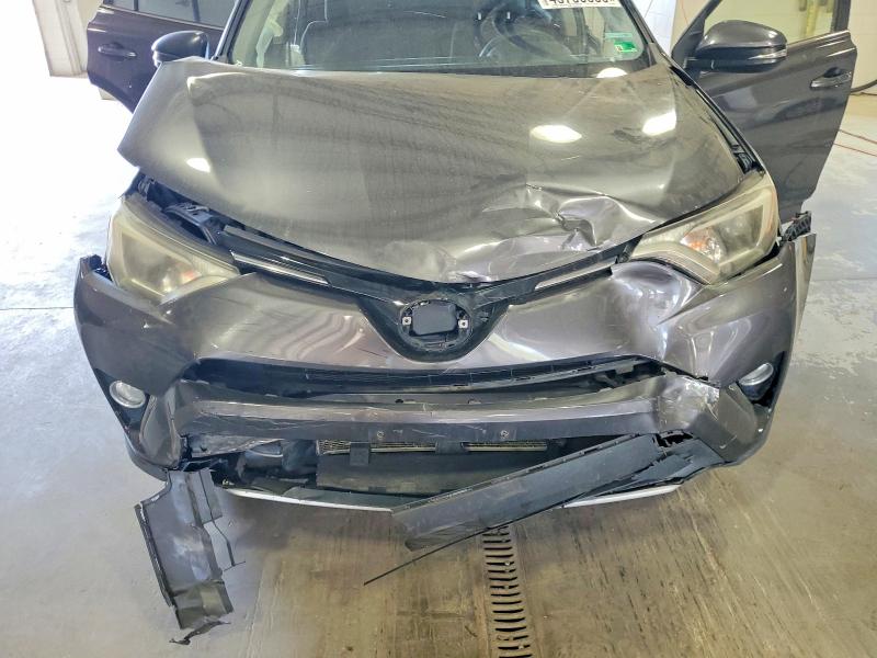 Продаж на аукціоні авто 2018 Toyota Rav4, vin: JTMRFREV3JJ746940, номер лоту: 49796036