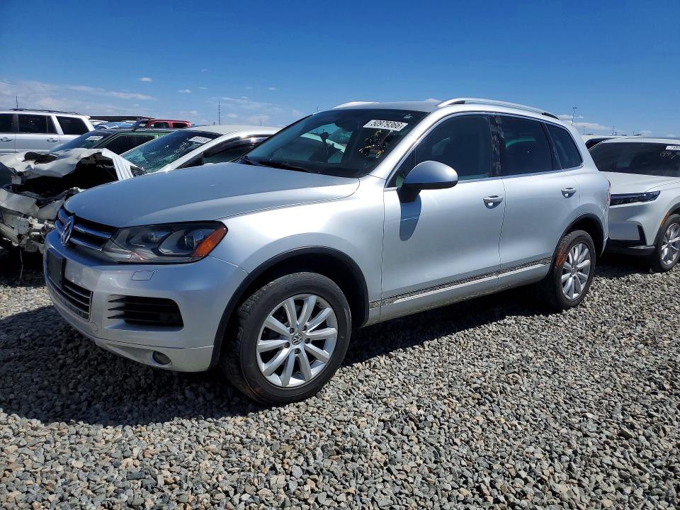 50979366 :رقم المزاد ، WVGEF9BP2DD006833 vin ، 2013 Volkswagen Touareg مزاد بيع