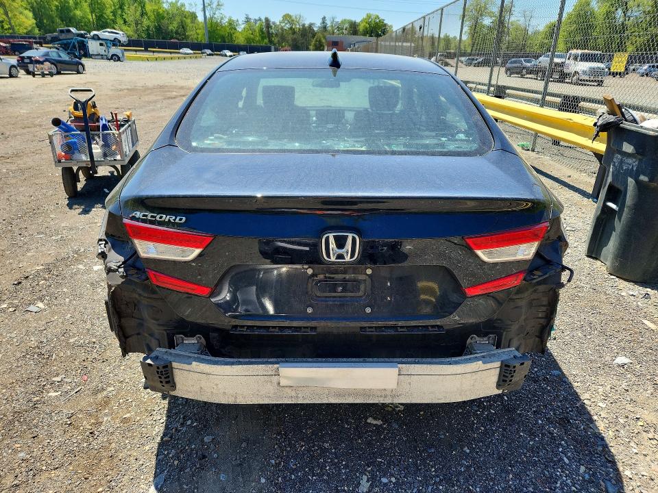 49623766 :رقم المزاد ، 1HGCV1F12JA057222 vin ، 2018 Honda Accord مزاد بيع
