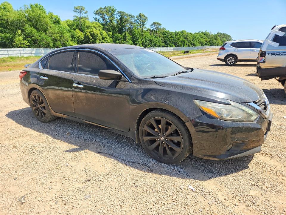 2017 Nissan Altima მანქანა იყიდება აუქციონზე, vin: 1N4AL3AP1HC224693, აუქციონის ნომერი: 49601776