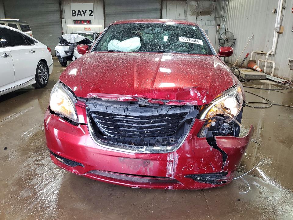 51179066 :رقم المزاد ، 1C3CCBCG7DN542475 vin ، 2013 Chrysler 200 مزاد بيع