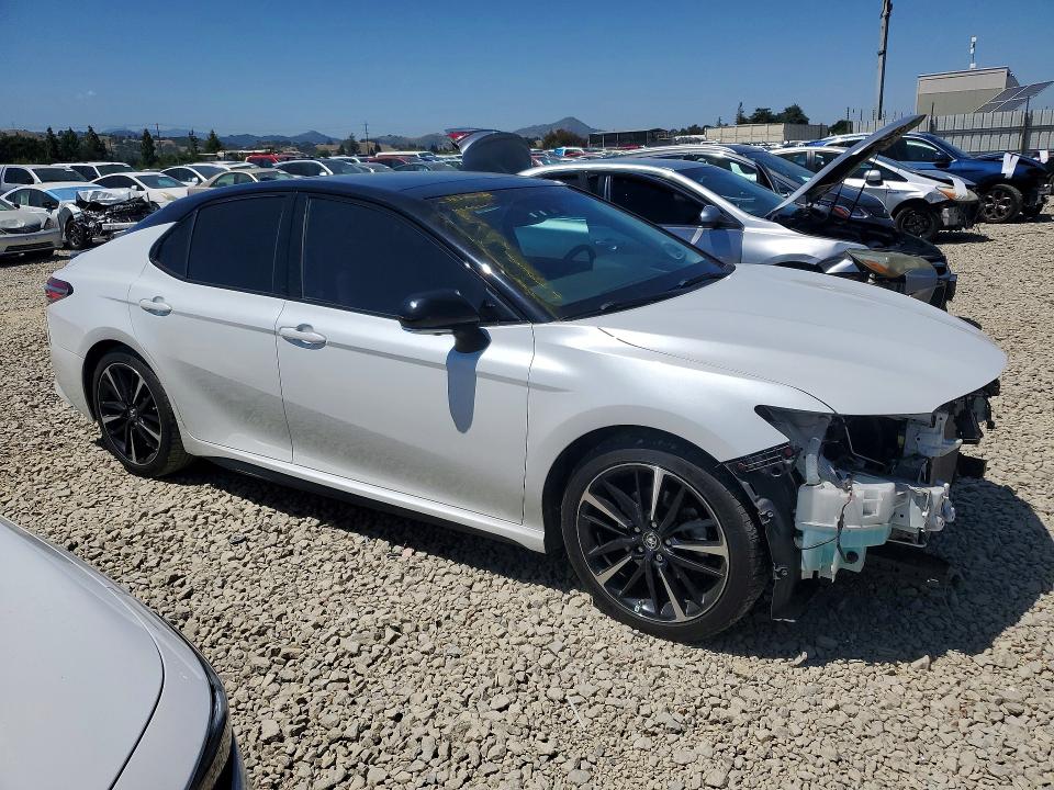 Продаж на аукціоні авто 2018 Toyota Camry, vin: 4T1B61HK8JU106253, номер лоту: 51899866