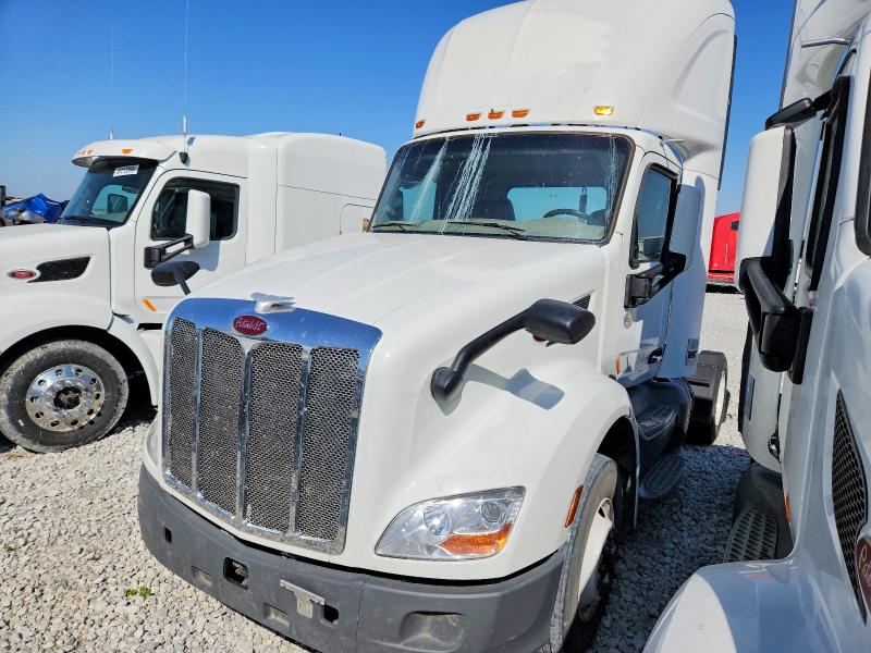 93019645 :رقم المزاد ، 1XPBA48X1JD478063 vin ، 2018 Peterbilt Tractor 579 مزاد بيع