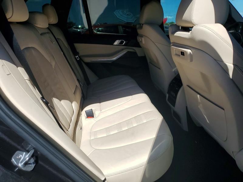 51264526 :رقم المزاد ، 5UXCR6C03M9G15792 vin ، 2021 Bmw X5 مزاد بيع