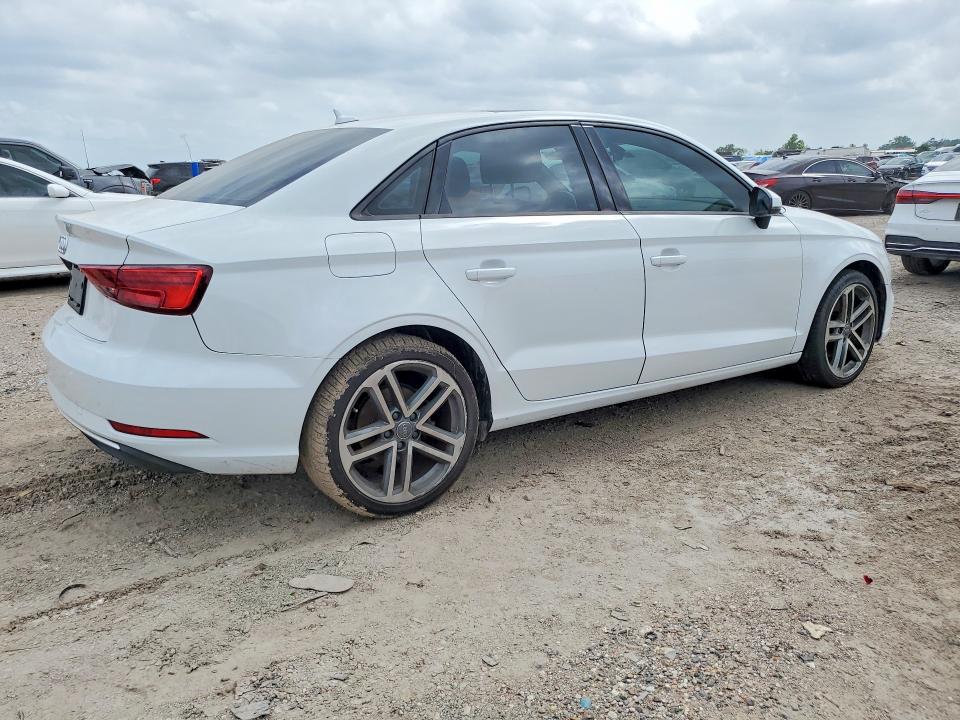 Продажа на аукционе авто 2018 Audi A3, vin: WAUAUGFF0J1016284, номер лота: 50994826