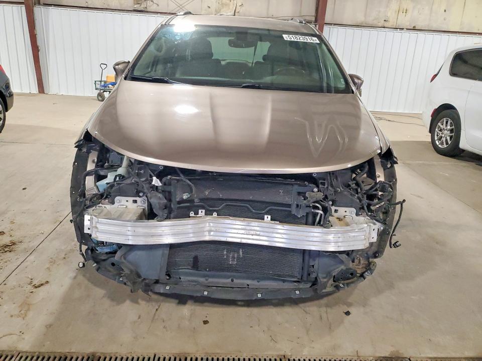 2017 Chrysler Pacifica მანქანა იყიდება აუქციონზე, vin: 2C4RC1EG6HR585288, აუქციონის ნომერი: 51823916