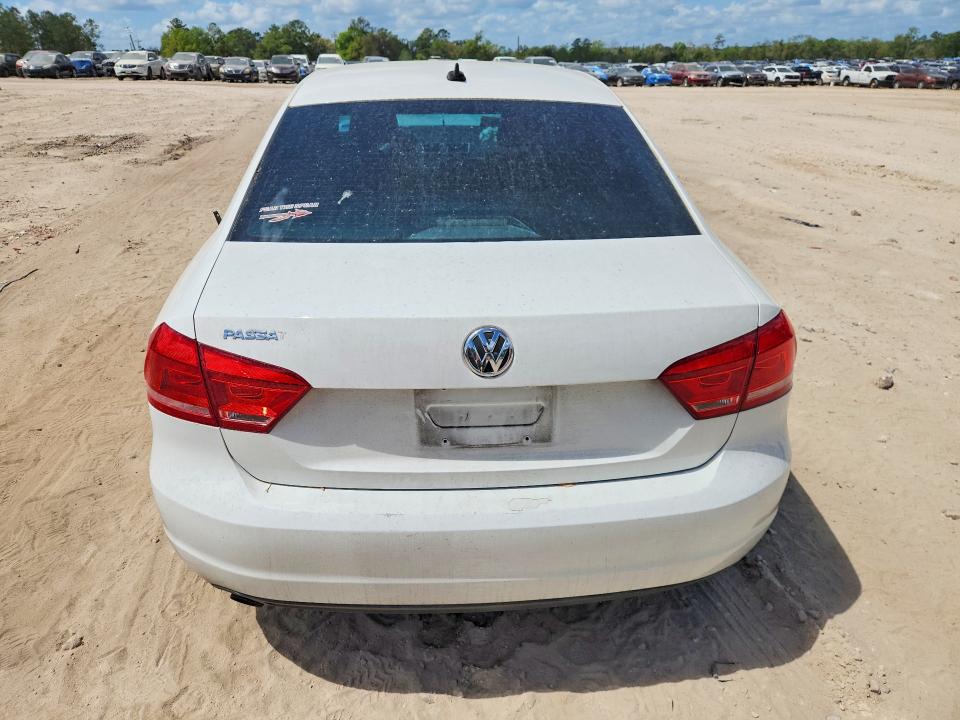 48658936 :رقم المزاد ، 1VWBS7A36FC066478 vin ، 2015 Volkswagen Passat مزاد بيع