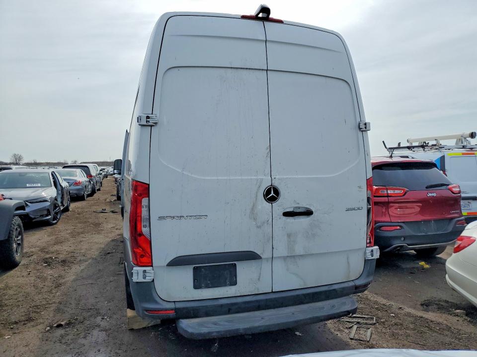 49085956 :رقم المزاد ، W1Y4NCHYXPT139054 vin ، 2023 Mercedes-benz Sprinter مزاد بيع