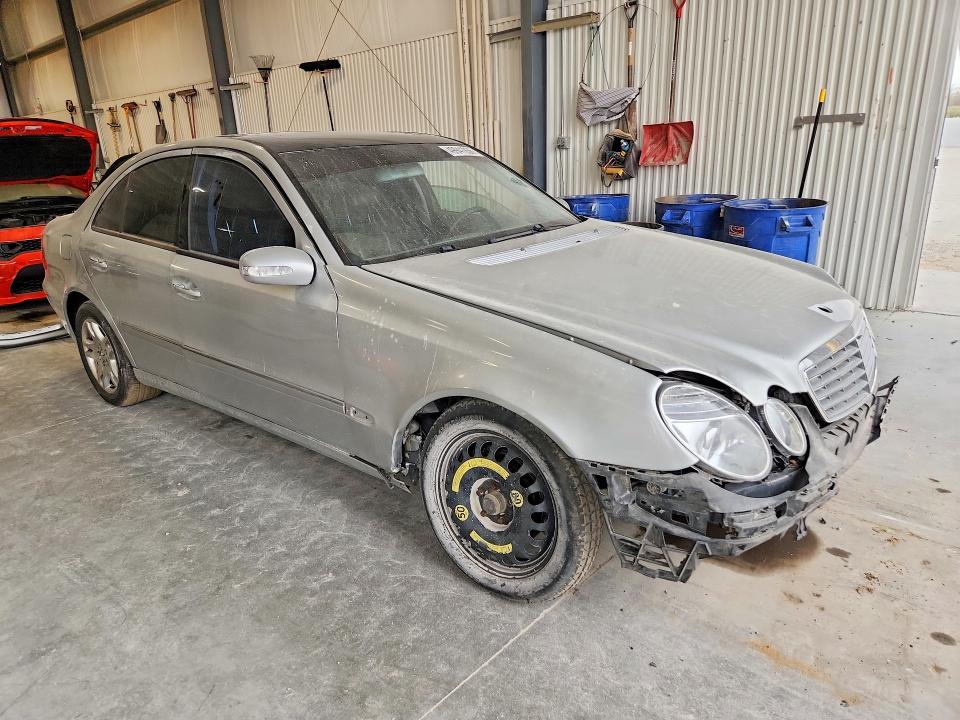 2005 Mercedes-benz E მანქანა იყიდება აუქციონზე, vin: WDBUF26J05A570737, აუქციონის ნომერი: 49941936