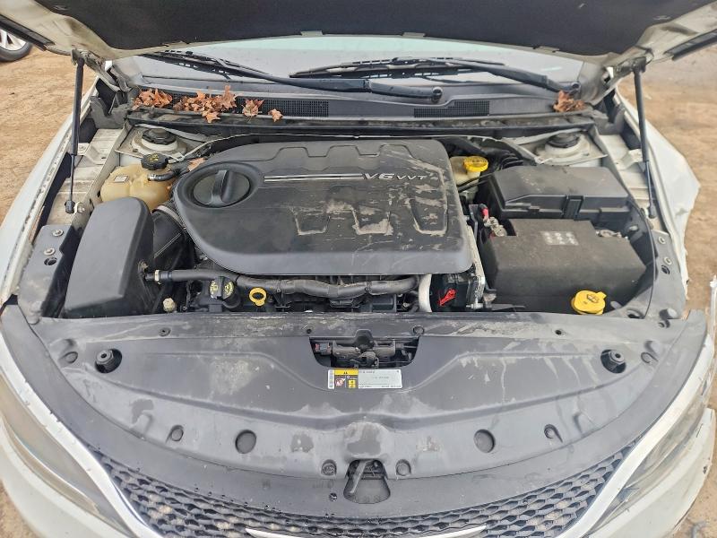 50853106 :رقم المزاد ، 1C3CCCEG9FN589500 vin ، 2015 Chrysler 200 مزاد بيع