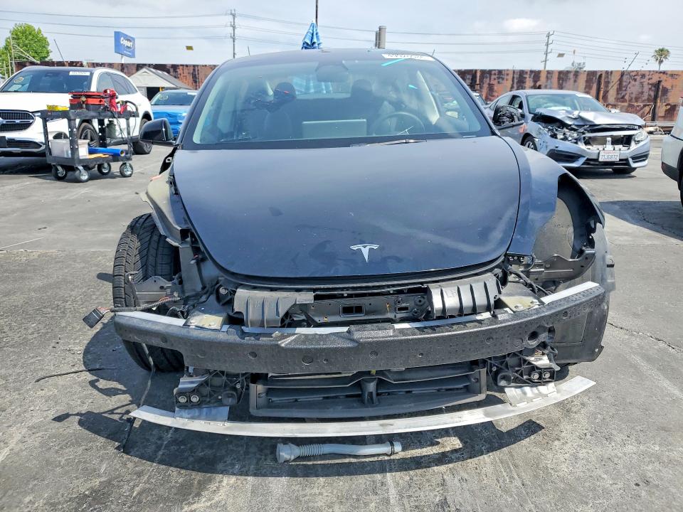 49926086 :رقم المزاد ، 5YJ3E1EA8NF185669 vin ، 2022 Tesla Model 3 مزاد بيع