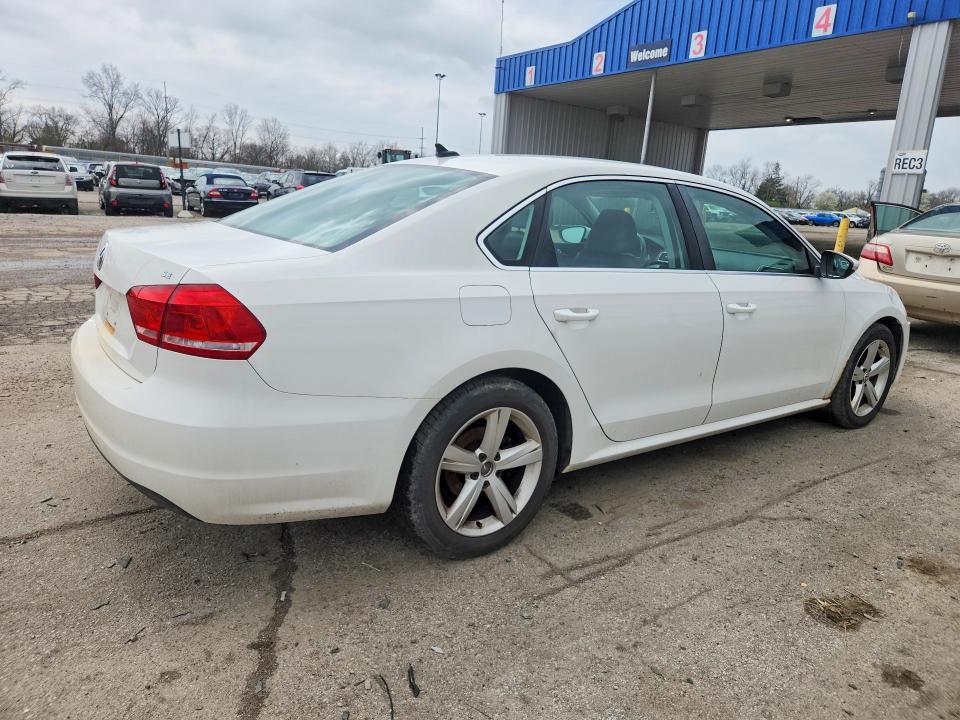 48401696 :رقم المزاد ، 1VWBP7A35CC011775 vin ، 2012 Volkswagen Passat مزاد بيع