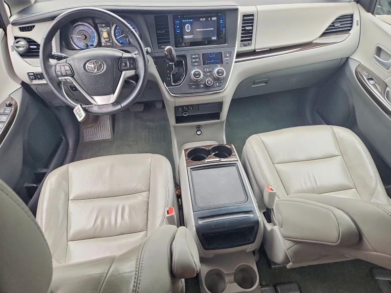 49164496 :رقم المزاد ، 5TDYZ3DC8HS898757 vin ، 2017 Toyota Sienna مزاد بيع