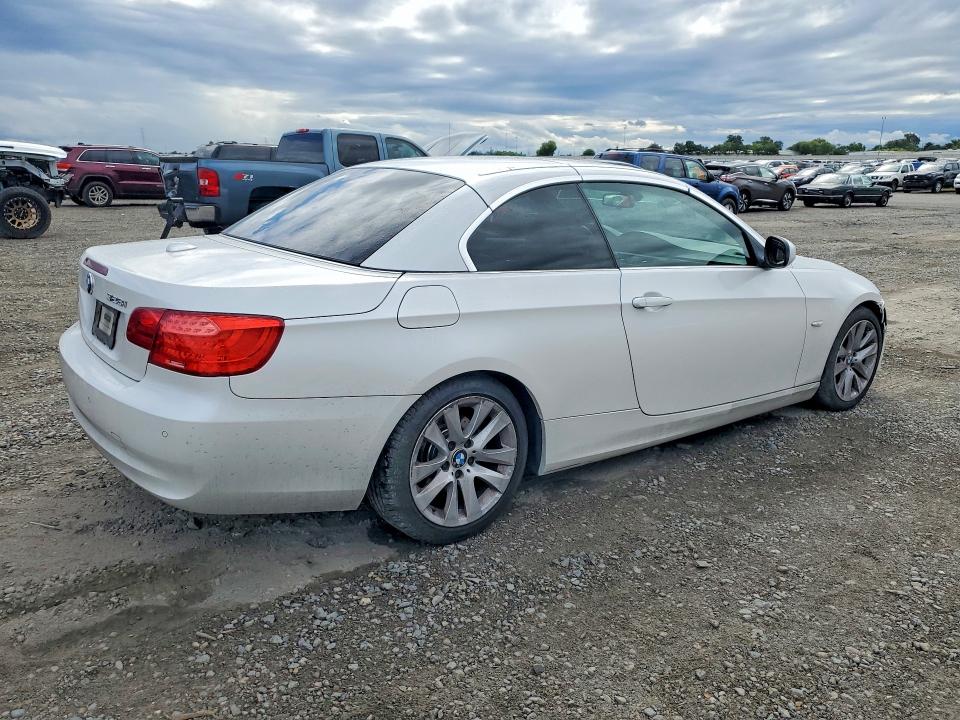 2013 Bmw 328 მანქანა იყიდება აუქციონზე, vin: WBADW7C51DE734264, აუქციონის ნომერი: 49311986