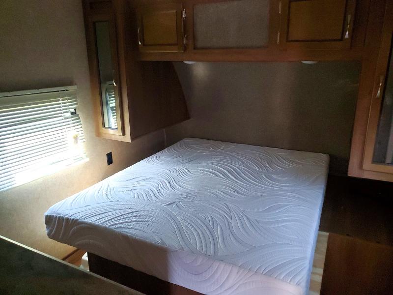 48436476 :رقم المزاد ، 5ZT2CAUB1JX012280 vin ، 2018 Coachman Catalina 293rlds مزاد بيع