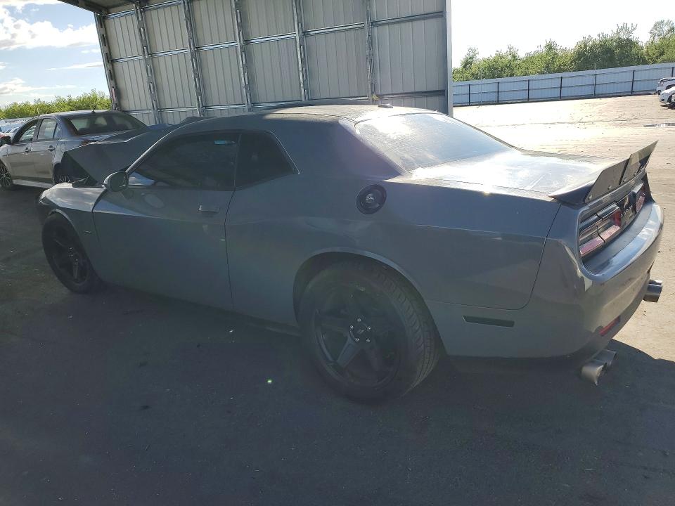 47662556 :رقم المزاد ، 2C3CDZBT0JH128107 vin ، 2018 Dodge Challenger مزاد بيع