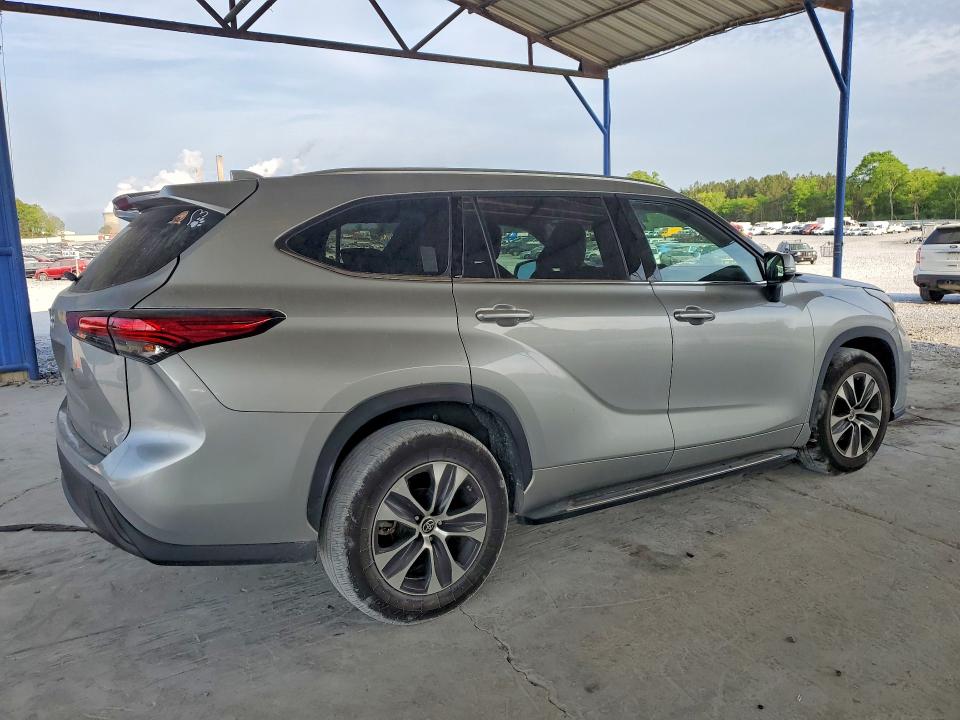 2021 Toyota Highlander მანქანა იყიდება აუქციონზე, vin: 5TDGZRAH5MS521439, აუქციონის ნომერი: 49315846
