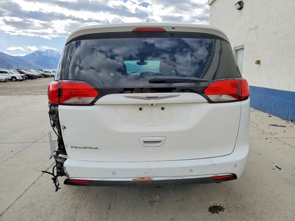 2020 Chrysler Pacifica მანქანა იყიდება აუქციონზე, vin: 2C4RC1BG1LR131916, აუქციონის ნომერი: 51135126