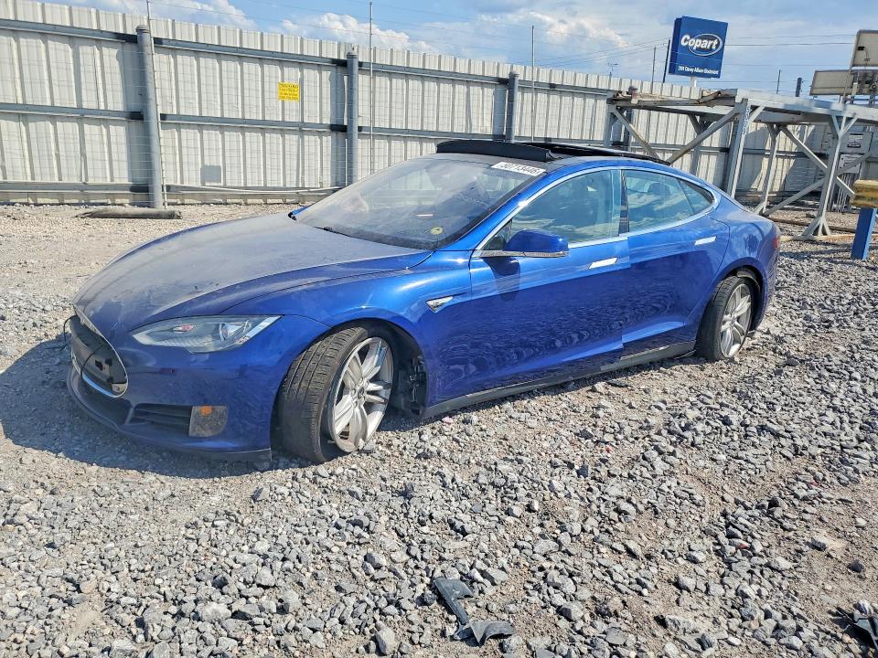 50713446 :رقم المزاد ، 5YJSA1E23FF106586 vin ، 2015 Tesla Model S مزاد بيع