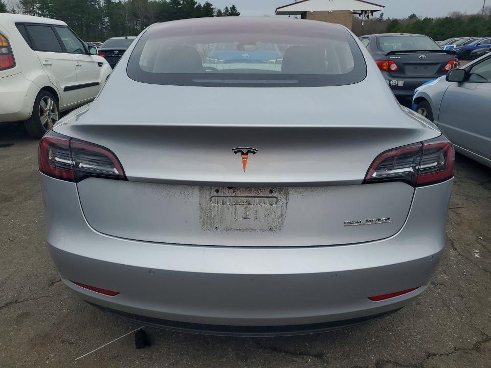 48148176 :رقم المزاد ، 5YJ3E1EB7JF073948 vin ، 2018 Tesla Model 3 مزاد بيع