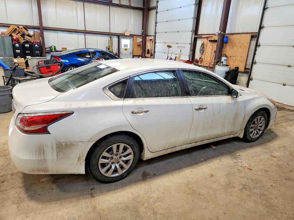 Продажа на аукционе авто 2015 Nissan Altima, vin: 1N4AL3AP4FN392555, номер лота: 49132416