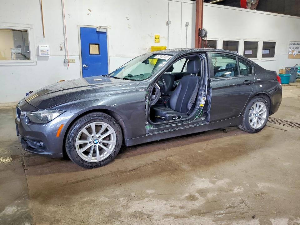 51118706 :رقم المزاد ، WBA8E5G36HNU44397 vin ، 2017 Bmw 320 مزاد بيع