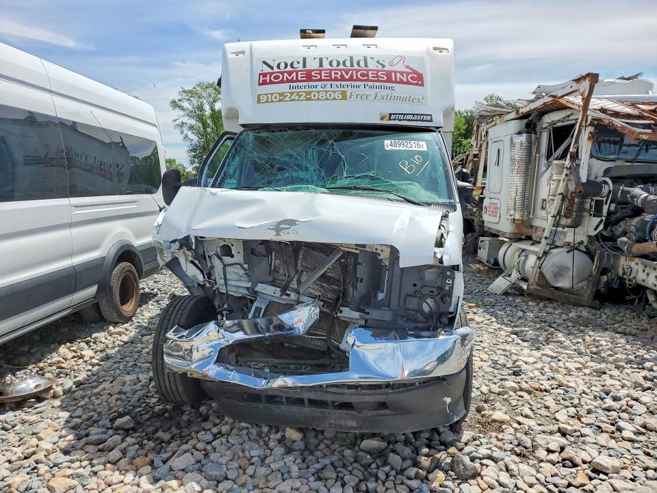 2021 Ford Econoline მანქანა იყიდება აუქციონზე, vin: 1FDWE3FN1MDC37266, აუქციონის ნომერი: 48992516