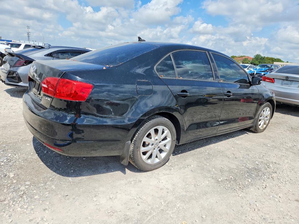 49939436 :رقم المزاد ، 3VWDX7AJ3BM307494 vin ، 2011 Volkswagen Jetta مزاد بيع