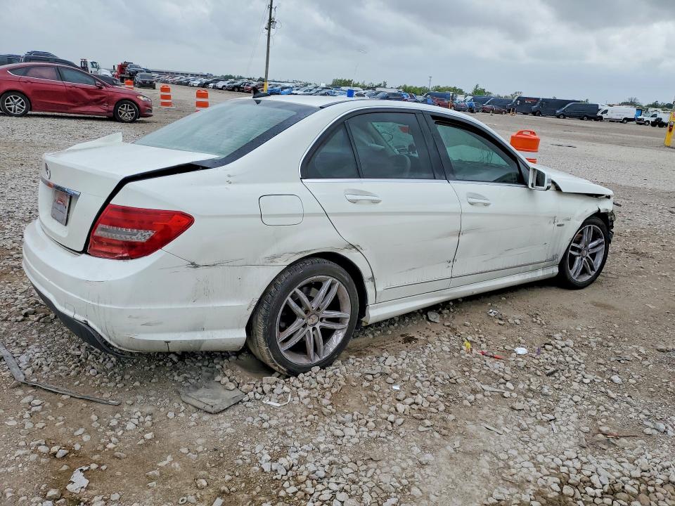 2012 Mercedes-benz C მანქანა იყიდება აუქციონზე, vin: WDDGF4HB5CA626545, აუქციონის ნომერი: 48691656