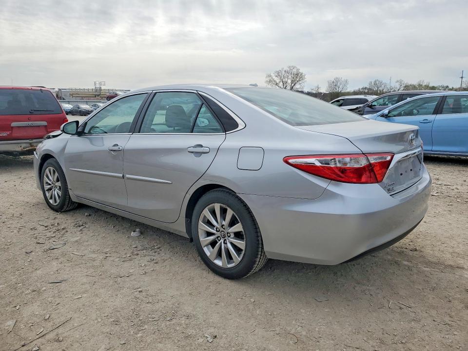 48865326 :رقم المزاد ، 4T1BF1FK0HU728942 vin ، 2017 Toyota Camry مزاد بيع