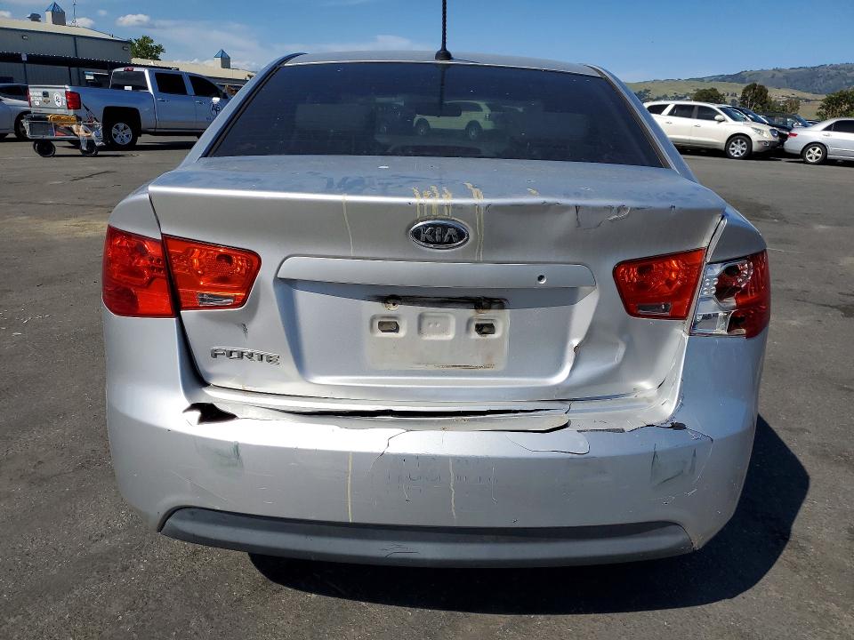 2013 Kia Forte მანქანა იყიდება აუქციონზე, vin: KNAFT4A26D5677374, აუქციონის ნომერი: 51470886