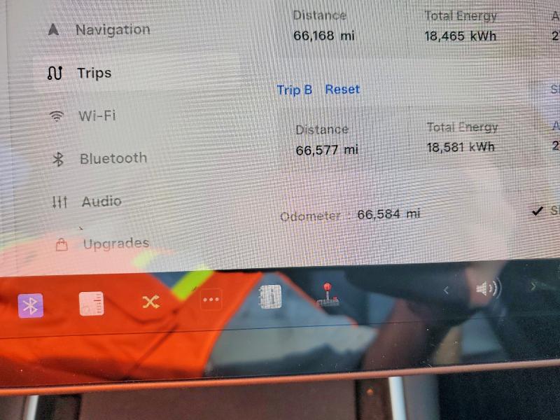 48826116 :رقم المزاد ، 5YJ3E1EB9JF077192 vin ، 2018 Tesla Model 3 مزاد بيع